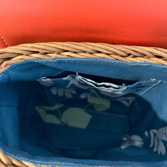 Tommy Bahama - Picture 4 of 4